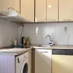 1 Bedroom Awesome In Apartman *