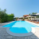 1 Bedroom Awesome In Apartman Pakostane