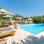 1 Bedroom Awesome In * Pakostane