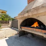 1 Bedroom Awesome In *