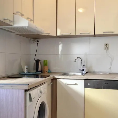 1 Bedroom Gorgeous In Apartamento *