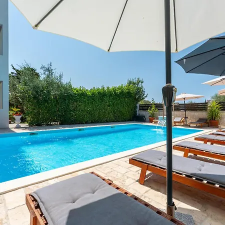 1 Bedroom Gorgeous In