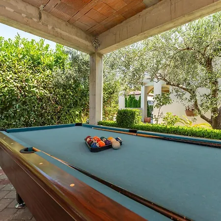 Appartement 1 Bedroom Awesome In Pakoštane