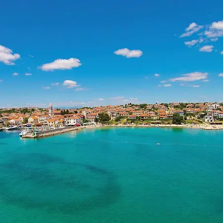 1 Bedroom Awesome In * Pakoštane