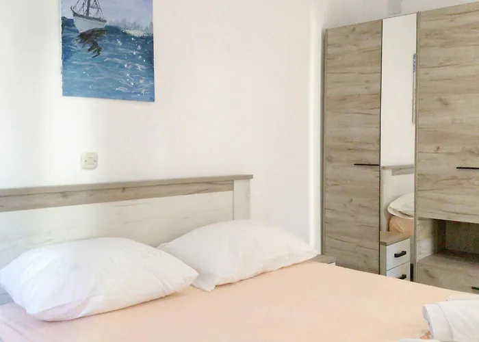 1 Bedroom Awesome In アパート Pakoštane