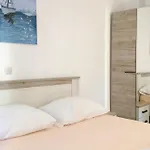 1 Bedroom Awesome In דירה פאקוסטאן
