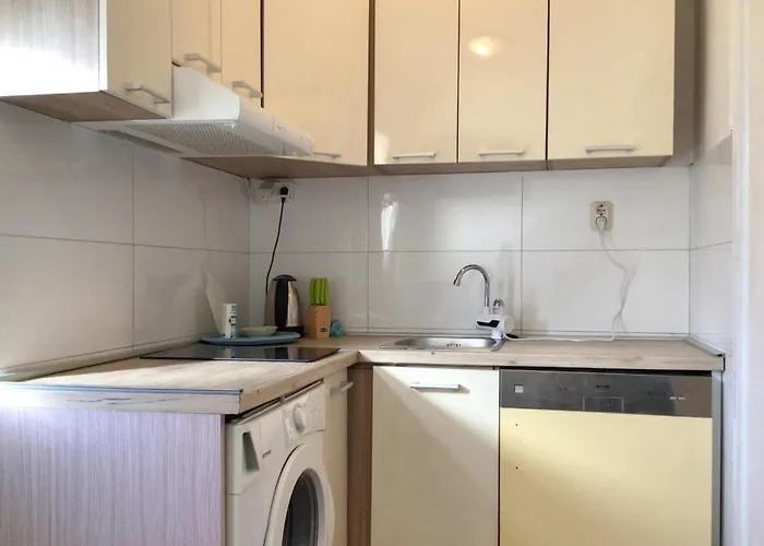 1 Bedroom Awesome In アパート *